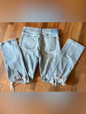 Abercrombie & Fitch Pale Blue Distressed Straight-Leg Jeans Size 4L